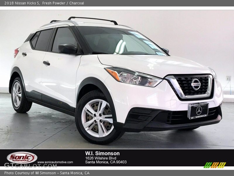 Fresh Powder / Charcoal 2018 Nissan Kicks S