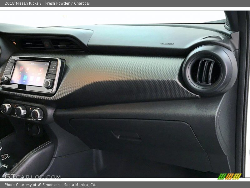 Fresh Powder / Charcoal 2018 Nissan Kicks S