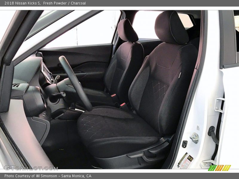 Fresh Powder / Charcoal 2018 Nissan Kicks S
