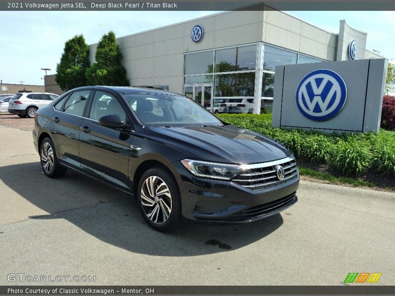 Front 3/4 View of 2021 Jetta SEL