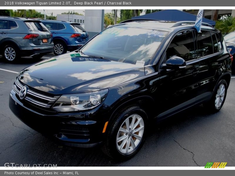 Deep Black Pearl / Charcoal Black 2018 Volkswagen Tiguan Limited 2.0T