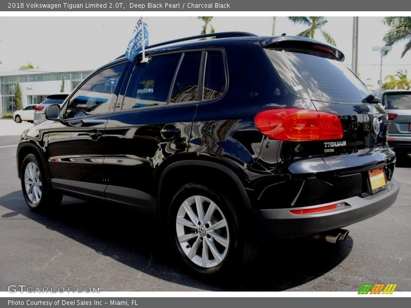 Deep Black Pearl / Charcoal Black 2018 Volkswagen Tiguan Limited 2.0T