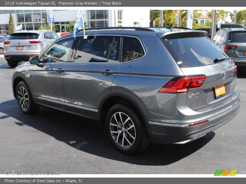 Platinum Gray Metallic / Titan Black 2018 Volkswagen Tiguan SE