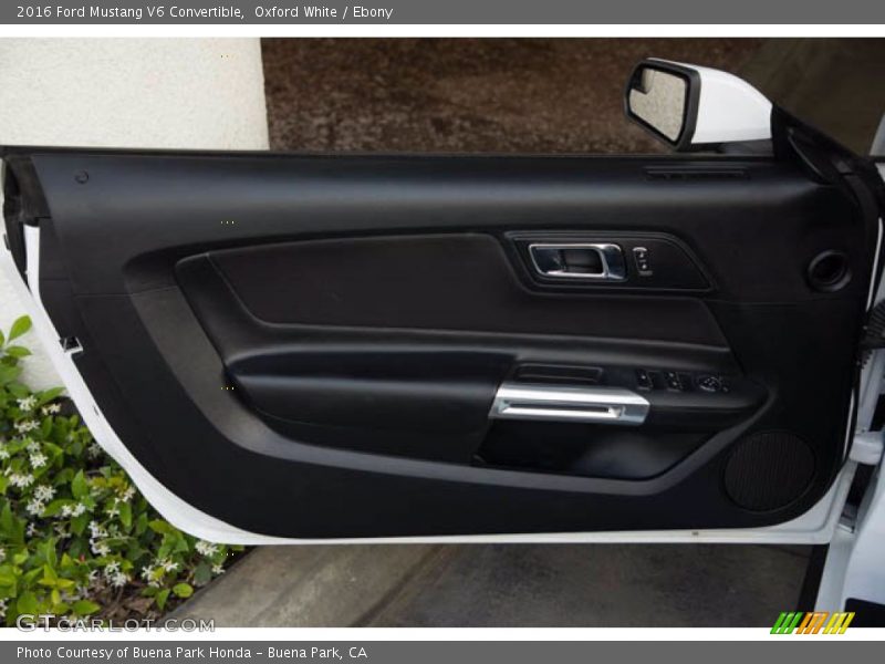Oxford White / Ebony 2016 Ford Mustang V6 Convertible