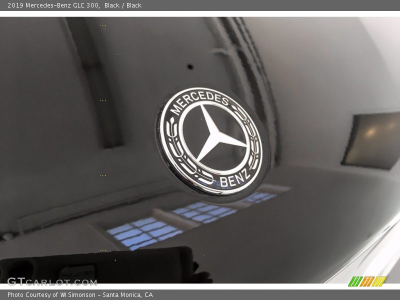 Black / Black 2019 Mercedes-Benz GLC 300