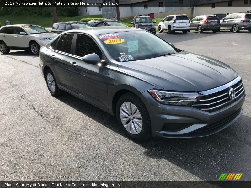 Platinum Gray Metallic / Titan Black 2019 Volkswagen Jetta S