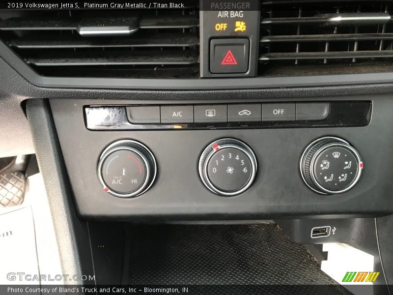 Controls of 2019 Jetta S