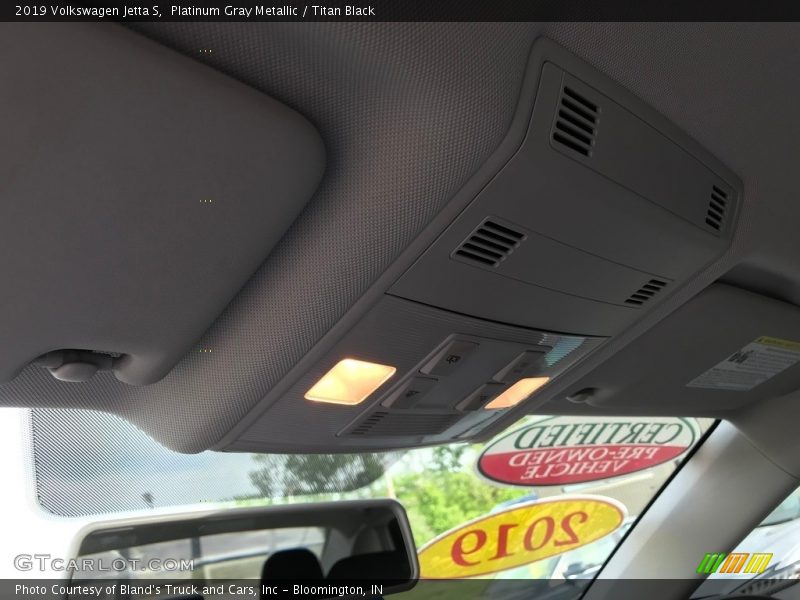 Platinum Gray Metallic / Titan Black 2019 Volkswagen Jetta S