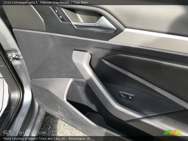 Platinum Gray Metallic / Titan Black 2019 Volkswagen Jetta S
