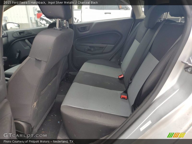 Ingot Silver Metallic / Charcoal Black 2015 Ford Fiesta S Hatchback