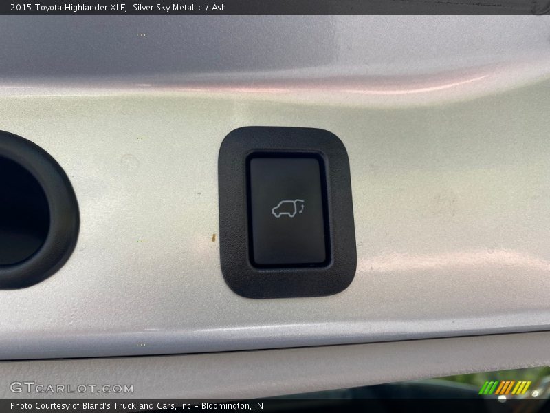 Silver Sky Metallic / Ash 2015 Toyota Highlander XLE