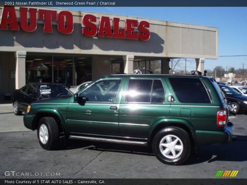 Sherwood Green Pearl / Charcoal 2001 Nissan Pathfinder LE