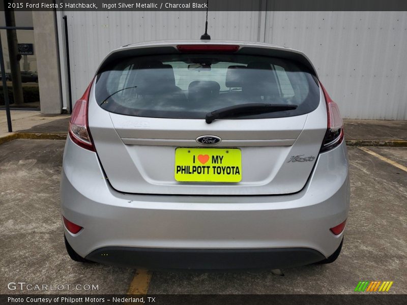 Ingot Silver Metallic / Charcoal Black 2015 Ford Fiesta S Hatchback