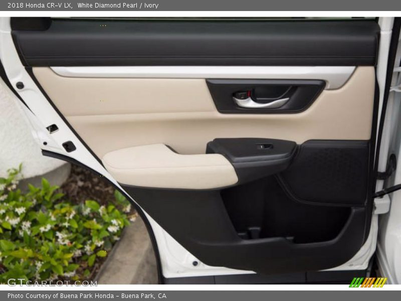 White Diamond Pearl / Ivory 2018 Honda CR-V LX