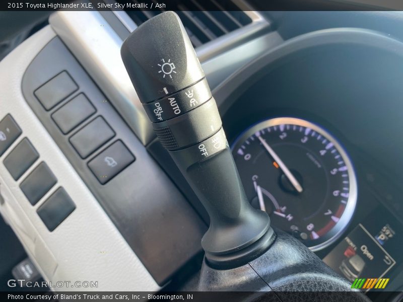 Silver Sky Metallic / Ash 2015 Toyota Highlander XLE