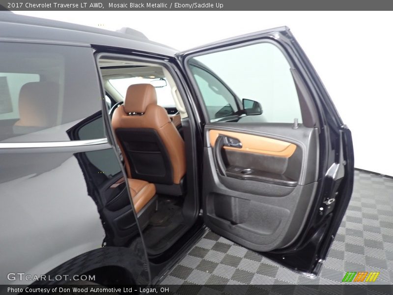 Mosaic Black Metallic / Ebony/Saddle Up 2017 Chevrolet Traverse LT AWD