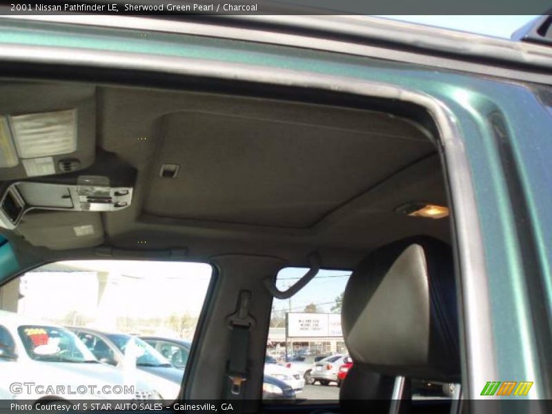 Sherwood Green Pearl / Charcoal 2001 Nissan Pathfinder LE