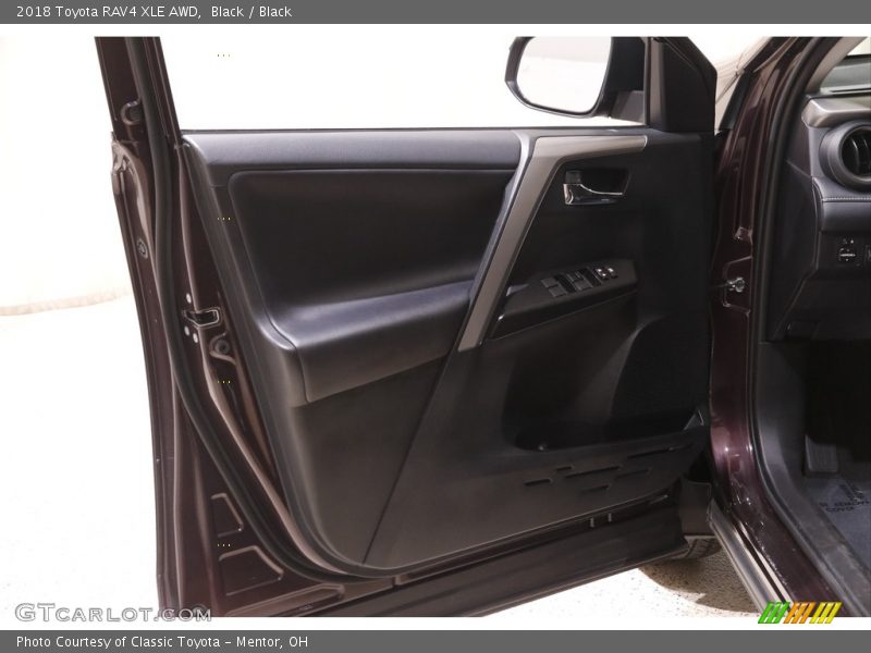 Black / Black 2018 Toyota RAV4 XLE AWD