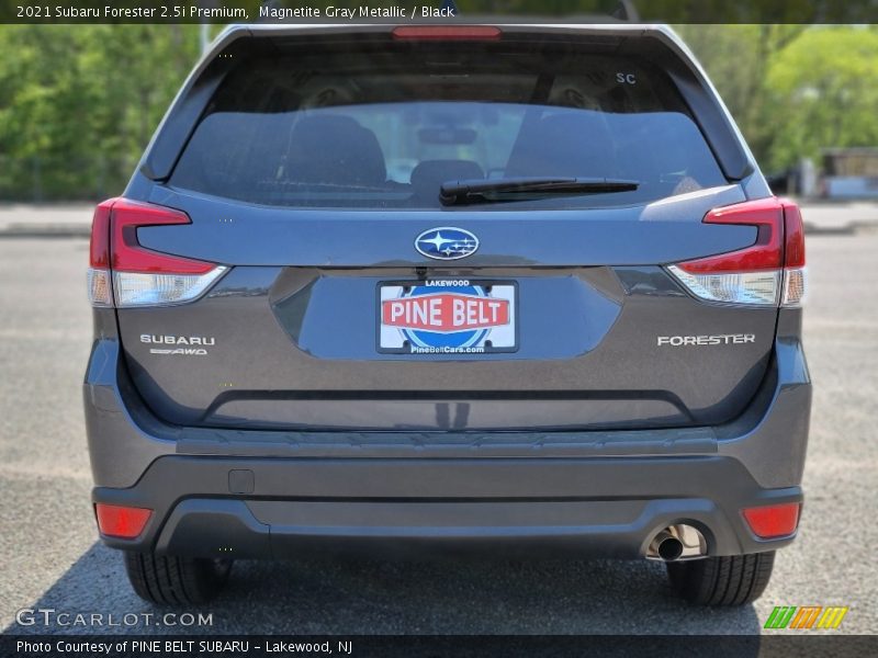 Magnetite Gray Metallic / Black 2021 Subaru Forester 2.5i Premium
