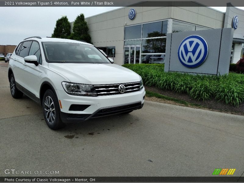 Front 3/4 View of 2021 Tiguan S 4Motion