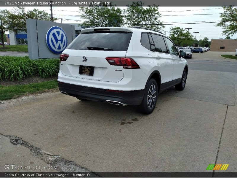 Pure White / Titan Black 2021 Volkswagen Tiguan S 4Motion