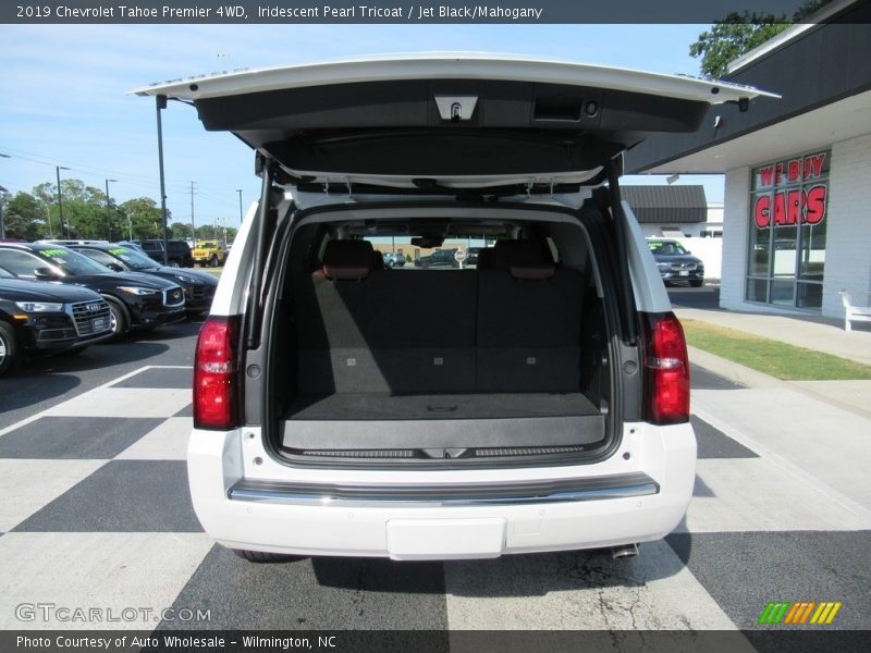 Iridescent Pearl Tricoat / Jet Black/Mahogany 2019 Chevrolet Tahoe Premier 4WD