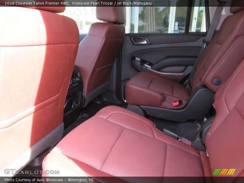 Iridescent Pearl Tricoat / Jet Black/Mahogany 2019 Chevrolet Tahoe Premier 4WD