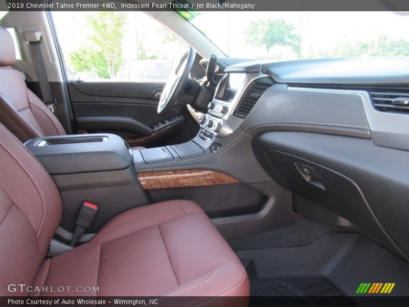 Iridescent Pearl Tricoat / Jet Black/Mahogany 2019 Chevrolet Tahoe Premier 4WD