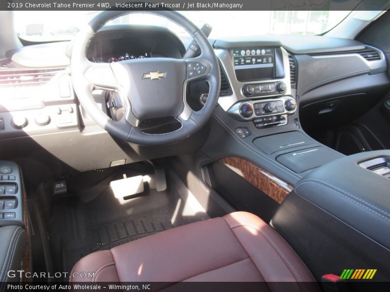 Iridescent Pearl Tricoat / Jet Black/Mahogany 2019 Chevrolet Tahoe Premier 4WD