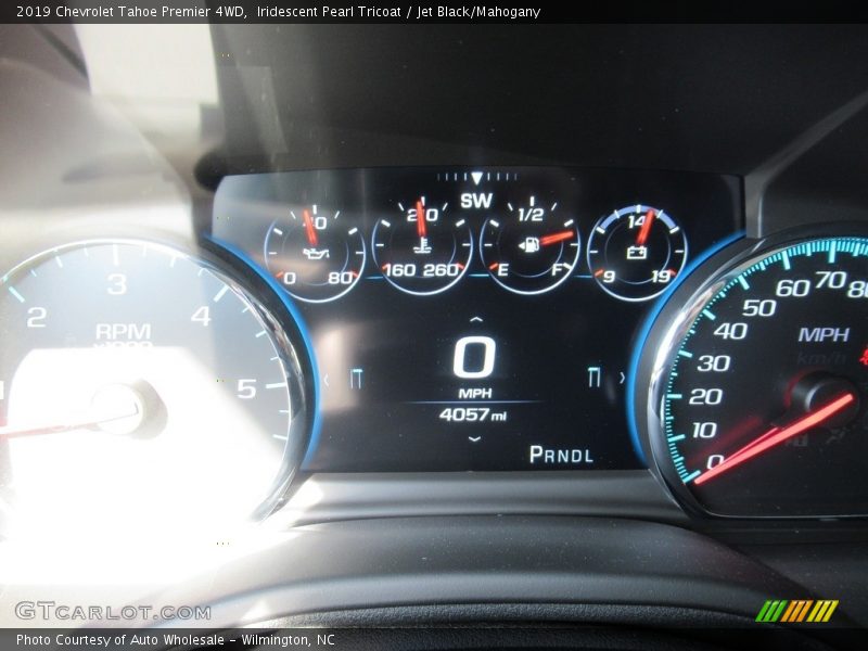 Iridescent Pearl Tricoat / Jet Black/Mahogany 2019 Chevrolet Tahoe Premier 4WD