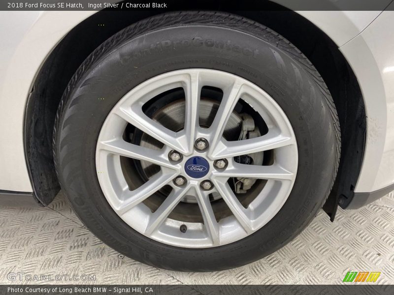 Ingot Silver / Charcoal Black 2018 Ford Focus SE Hatch
