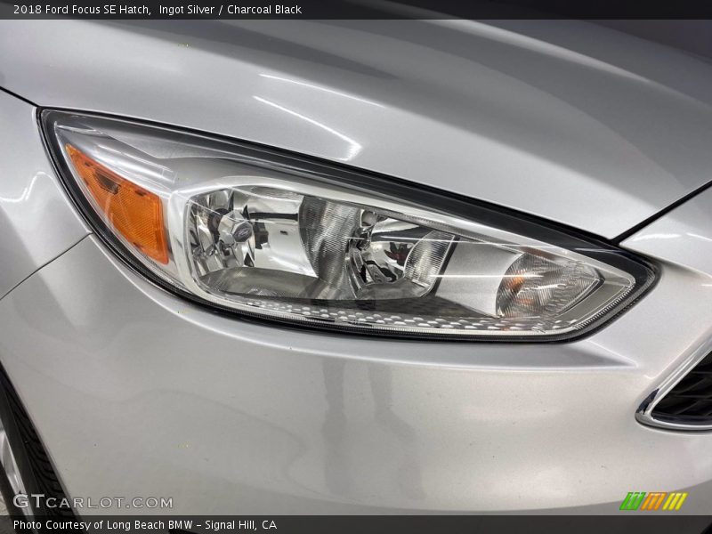 Ingot Silver / Charcoal Black 2018 Ford Focus SE Hatch