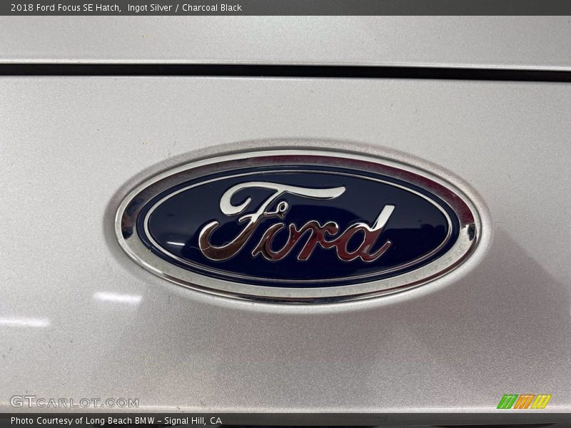 Ingot Silver / Charcoal Black 2018 Ford Focus SE Hatch