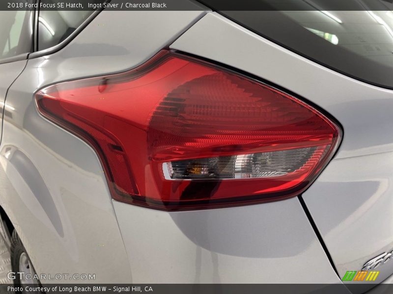 Ingot Silver / Charcoal Black 2018 Ford Focus SE Hatch