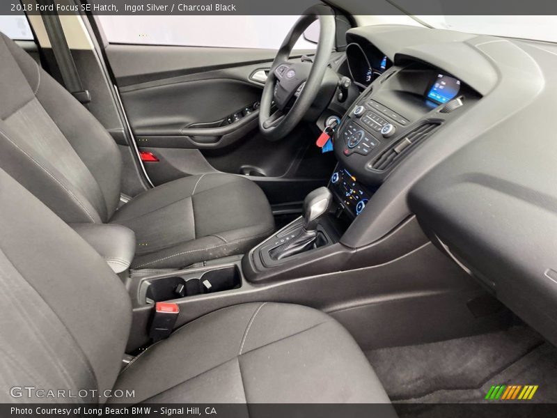 Ingot Silver / Charcoal Black 2018 Ford Focus SE Hatch
