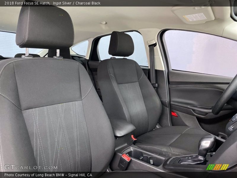 Ingot Silver / Charcoal Black 2018 Ford Focus SE Hatch