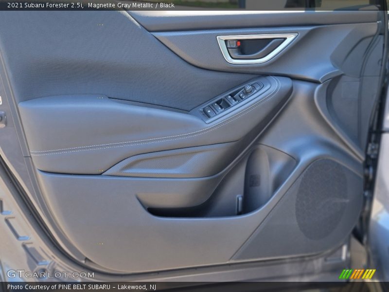 Magnetite Gray Metallic / Black 2021 Subaru Forester 2.5i