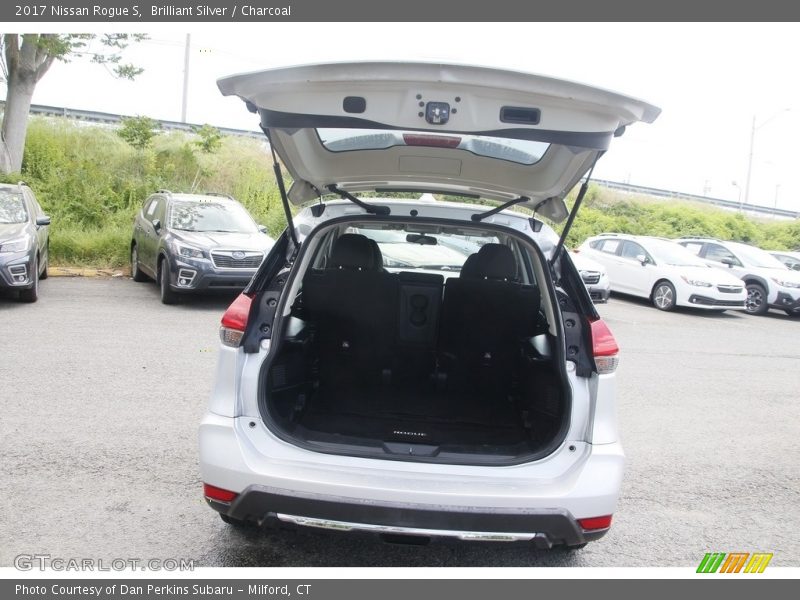 Brilliant Silver / Charcoal 2017 Nissan Rogue S