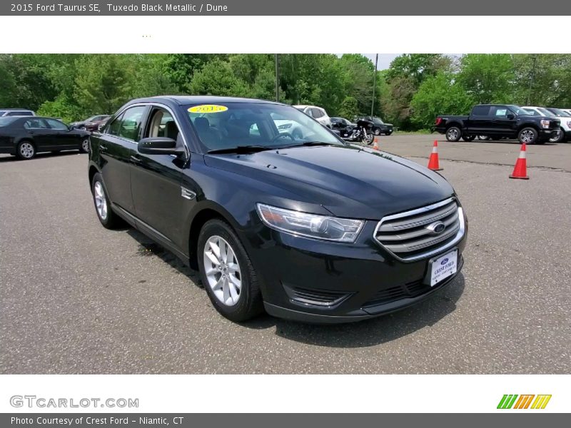 Tuxedo Black Metallic / Dune 2015 Ford Taurus SE