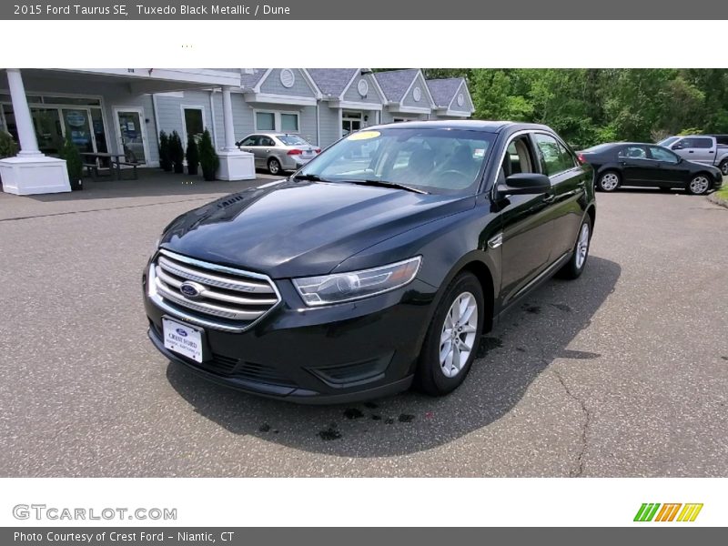 Tuxedo Black Metallic / Dune 2015 Ford Taurus SE