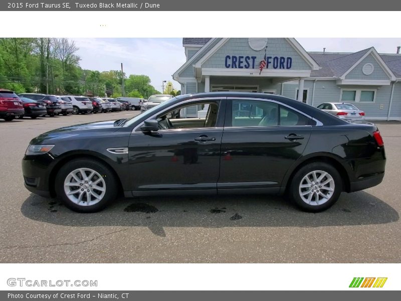 Tuxedo Black Metallic / Dune 2015 Ford Taurus SE