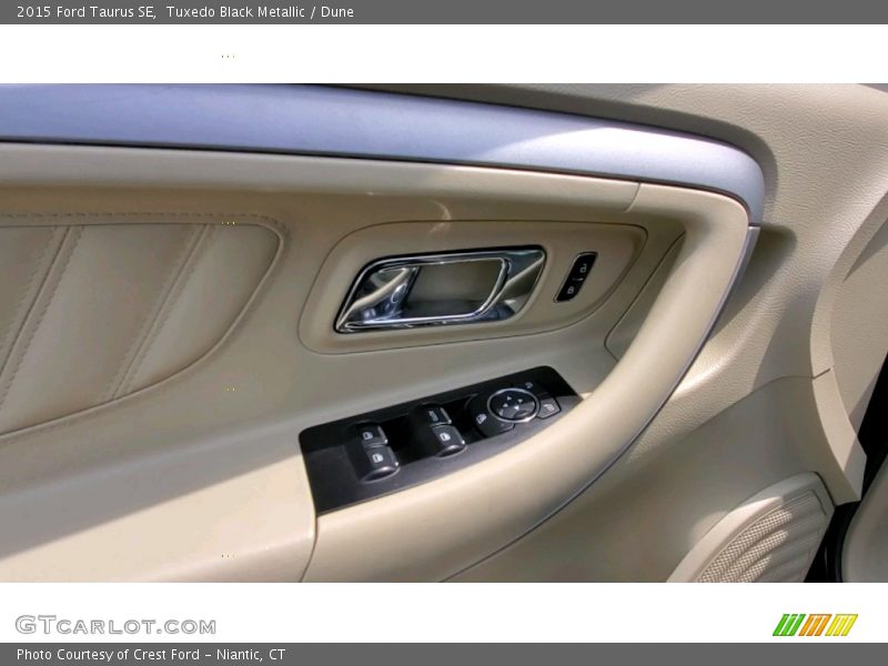 Tuxedo Black Metallic / Dune 2015 Ford Taurus SE