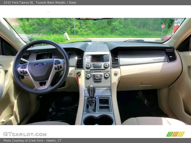 Tuxedo Black Metallic / Dune 2015 Ford Taurus SE