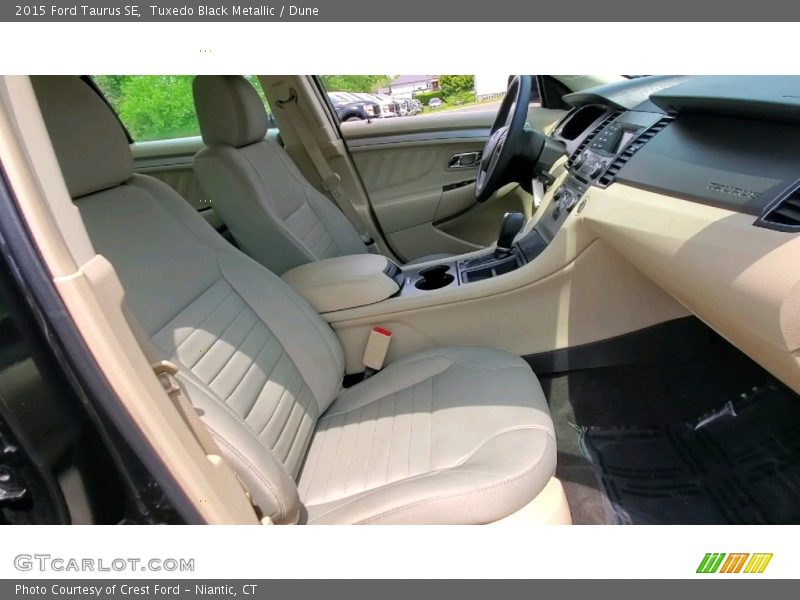 Tuxedo Black Metallic / Dune 2015 Ford Taurus SE