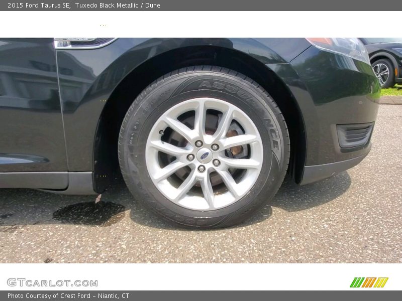 Tuxedo Black Metallic / Dune 2015 Ford Taurus SE