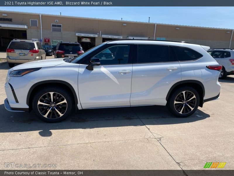 Blizzard White Pearl / Black 2021 Toyota Highlander XSE AWD