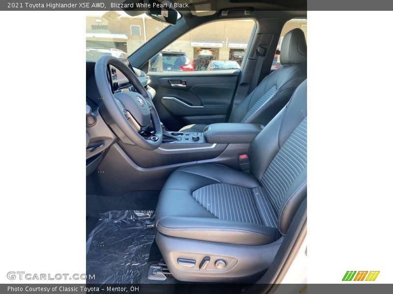Blizzard White Pearl / Black 2021 Toyota Highlander XSE AWD