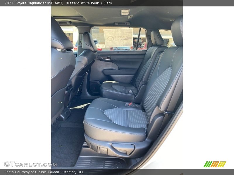 Blizzard White Pearl / Black 2021 Toyota Highlander XSE AWD