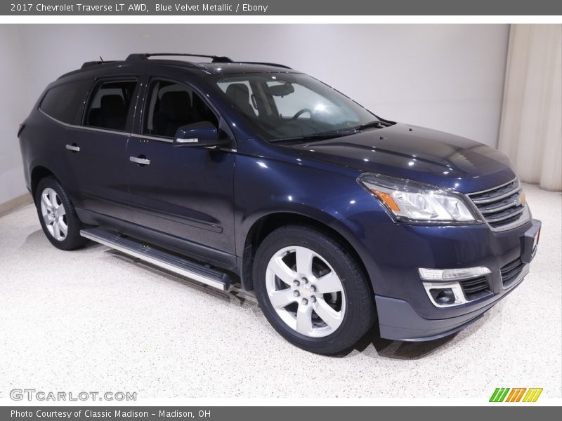 Blue Velvet Metallic / Ebony 2017 Chevrolet Traverse LT AWD