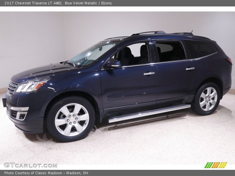Blue Velvet Metallic / Ebony 2017 Chevrolet Traverse LT AWD